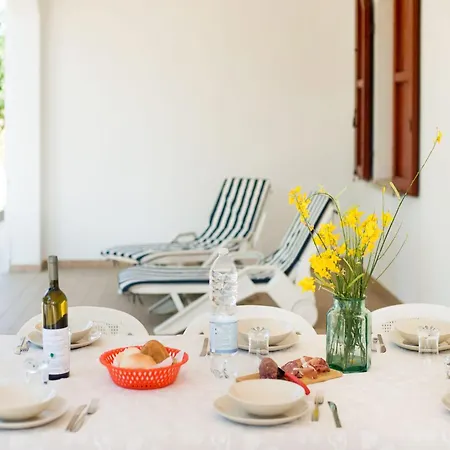 Enchanting Coastal With Views Nyaraló Pesaro