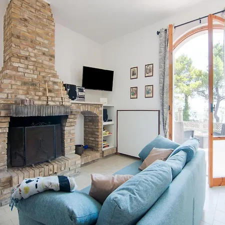 Enchanting Coastal With Views Holiday home