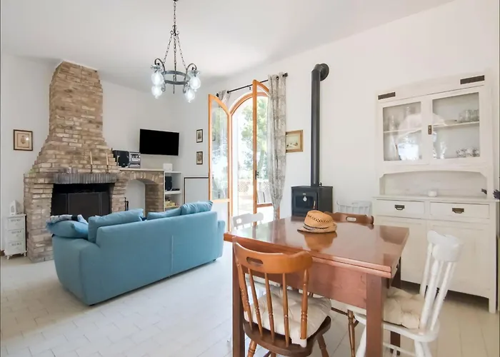 Casa vacanze Enchanting Coastal With Views *