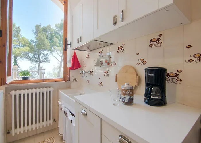 Enchanting Coastal With Views * Pesaro