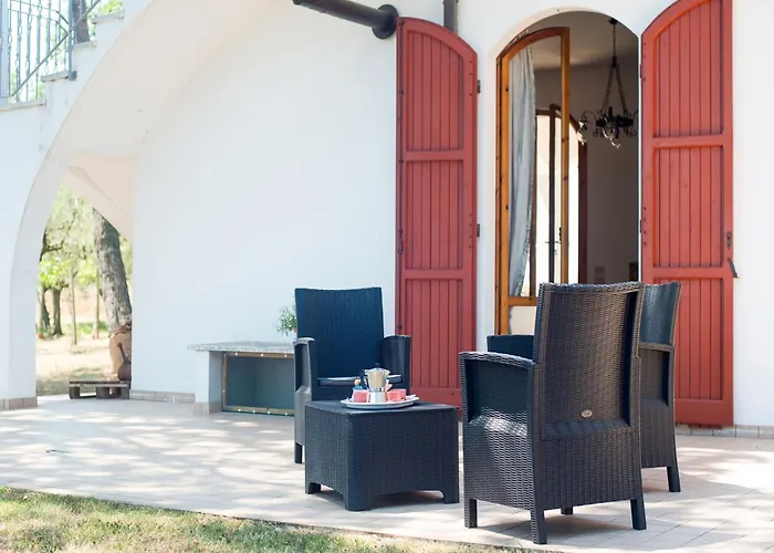 Enchanting Coastal With Views *