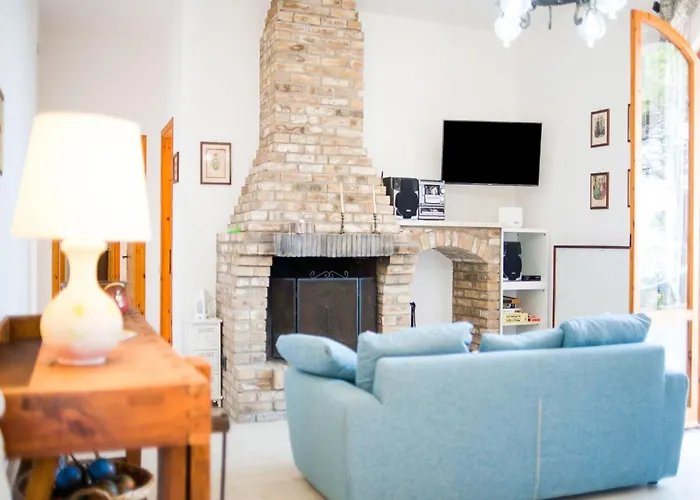 Enchanting Coastal With Views * Pesaro